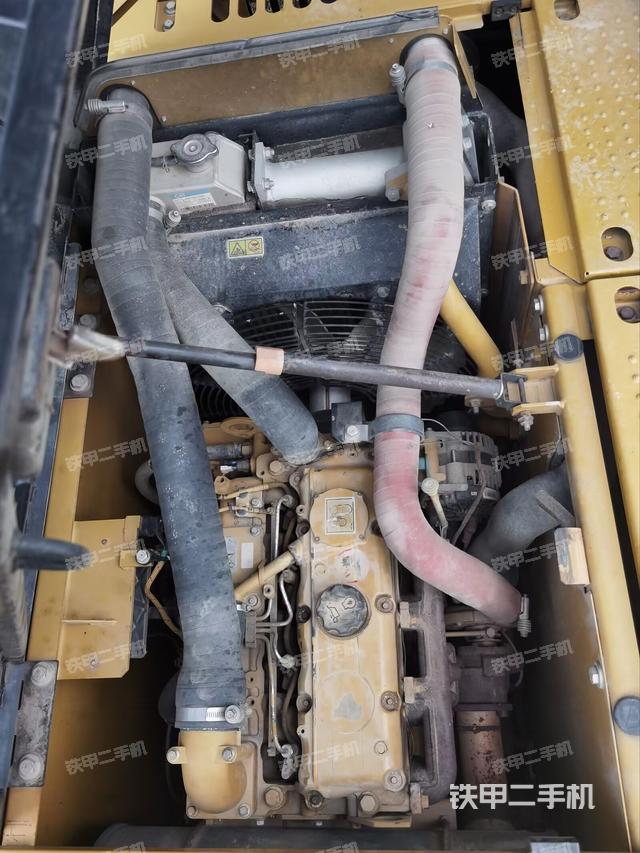 气门室盖螺丝特写（上车部件）