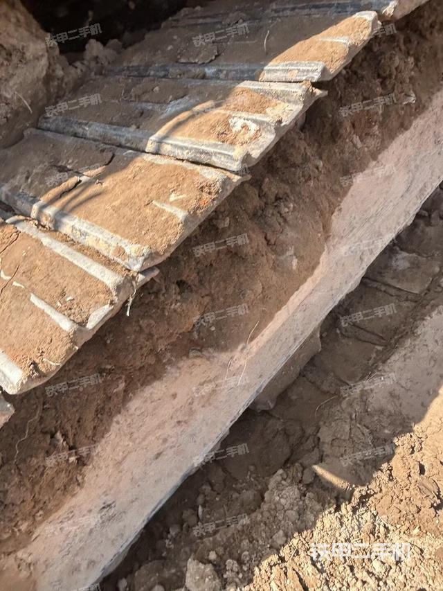 右側(cè)履帶整體（行走機構(gòu)）