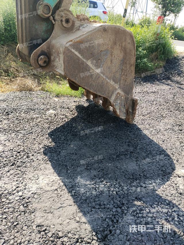 铲斗右后整体（工作和回转装置）