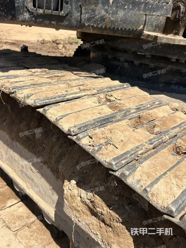 左側(cè)行走馬達蓋板（行走機構(gòu)）