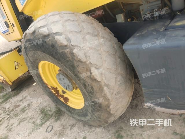 前轮左侧减震块连接及部件（压路机前后车架）