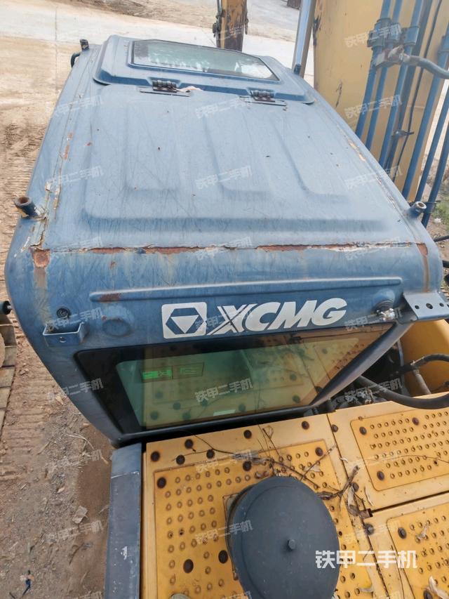 驾驶室顶部（整机外观）