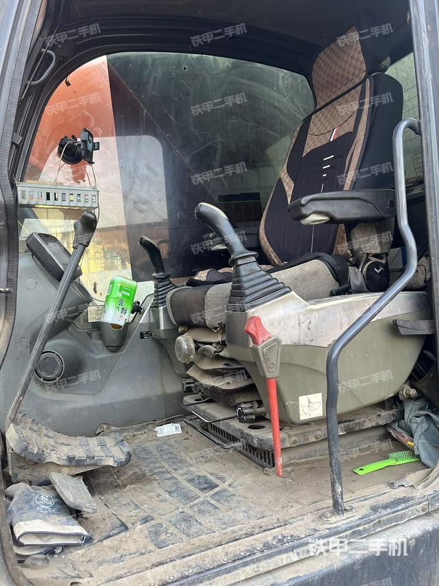 駕駛室整體（整機(jī)外觀）