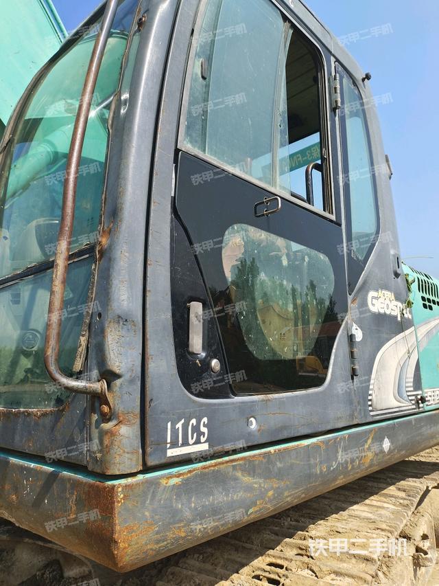 駕駛室左前45度（駕駛室部分）