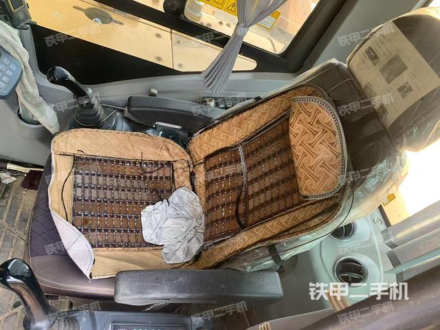 駕駛室整體（整機(jī)外觀）