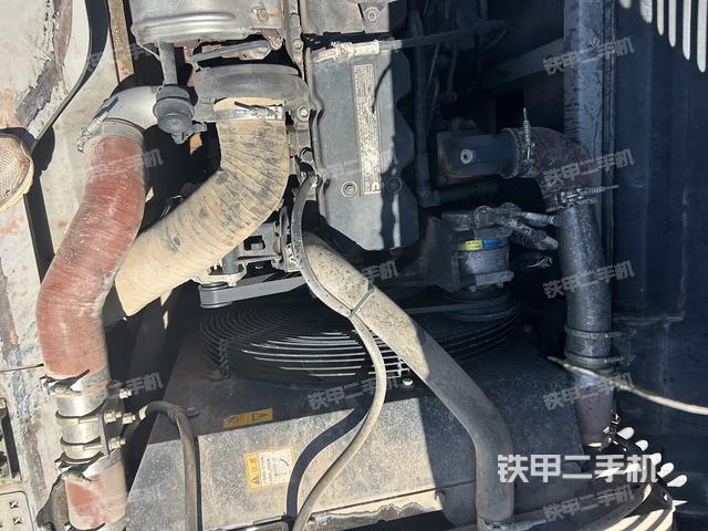 发动机室（上车部件）