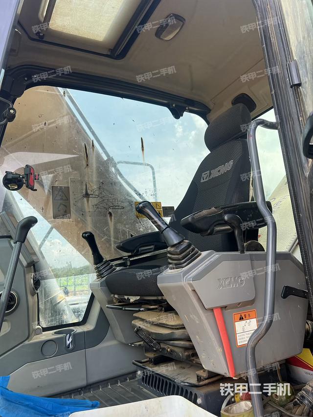 驾驶室整体（整机外观）