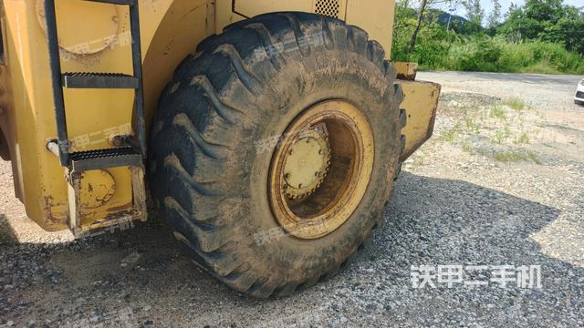 右后輪（行走機構(gòu)）