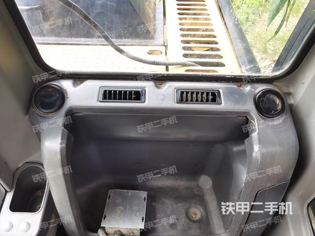 后窗玻璃角标（驾驶室部分）