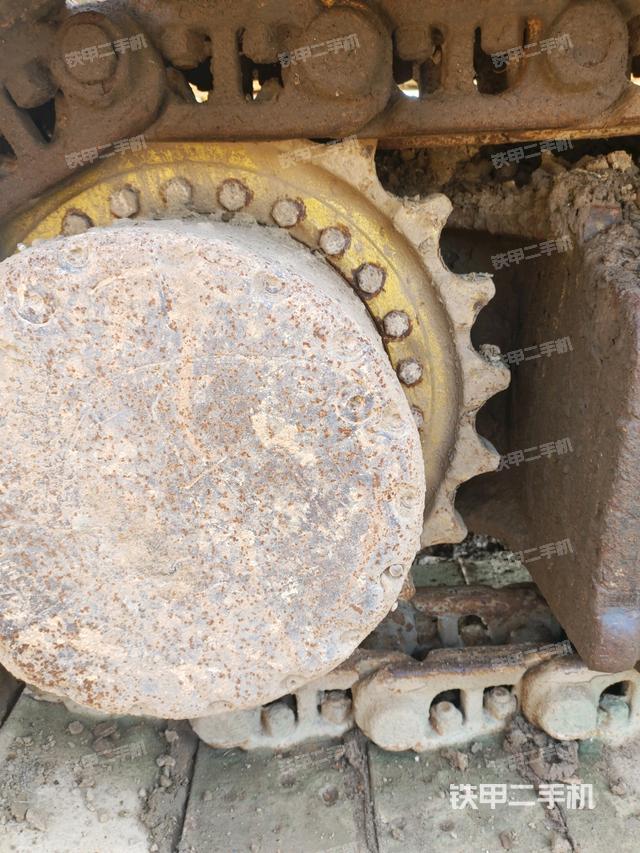 右驅(qū)動輪（行走機(jī)構(gòu)）