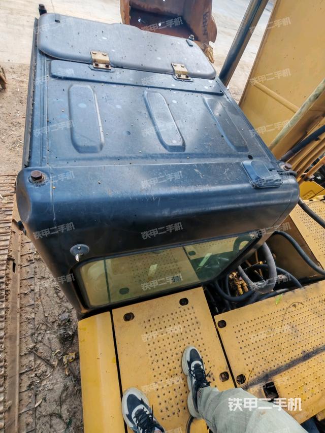 駕駛室頂部（整機(jī)外觀）