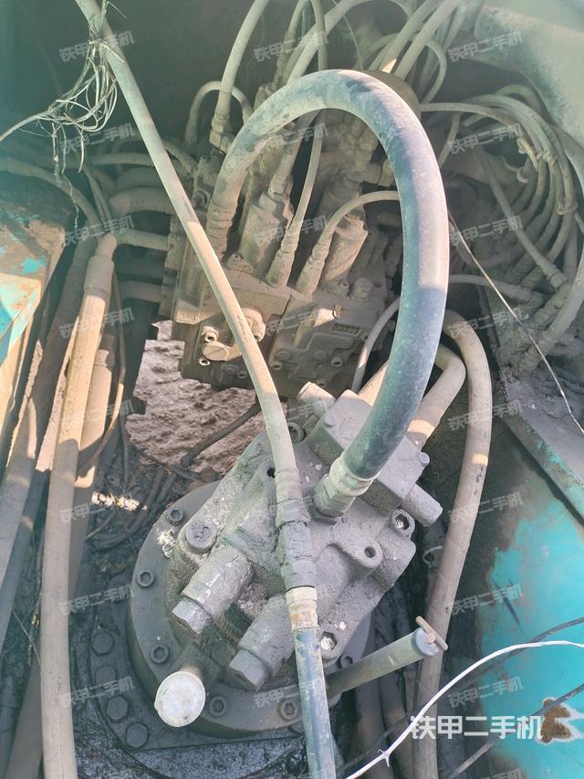 回轉(zhuǎn)馬達(dá)（上車部件）