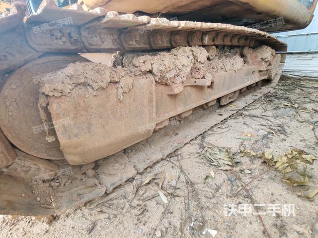 單側(cè)履帶整體（整機(jī)外觀）