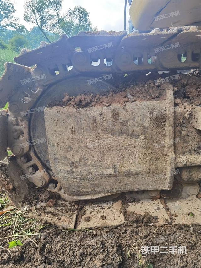 右驱动轮（行走机构）