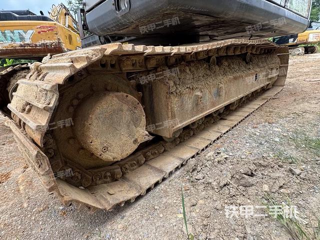 左側(cè)履帶整體?（行走機構(gòu)）