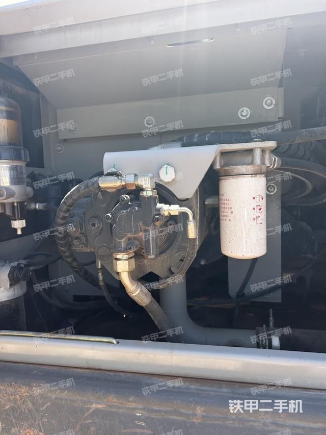 液压泵斜45 左（大件舱室）