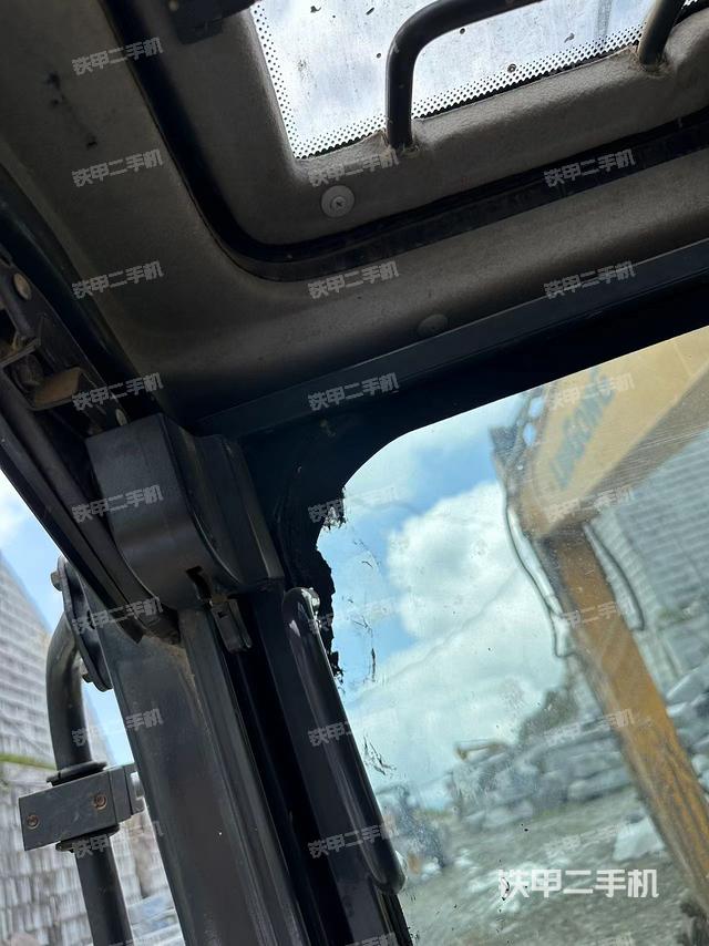 座椅右側控制臺/鑰匙門/油門/含右手柄(駕駛室部分) 座椅右側控制臺/鑰匙門/油門/含右手柄(駕駛室部分)