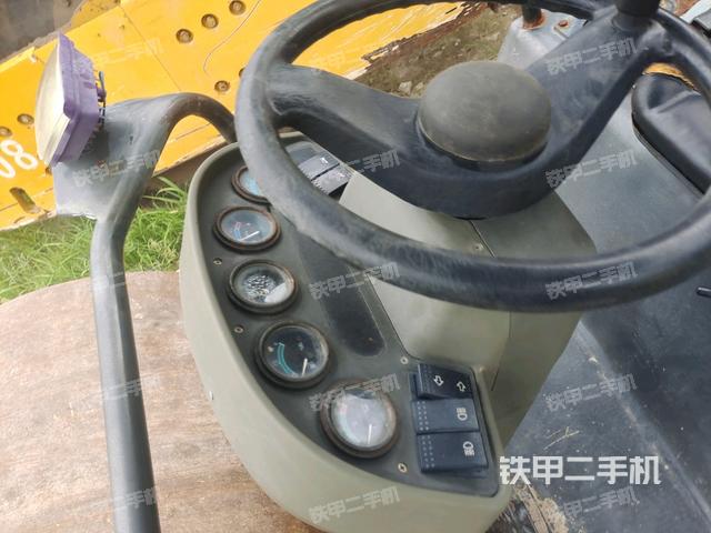 后玻璃角标（压路机驾驶室）