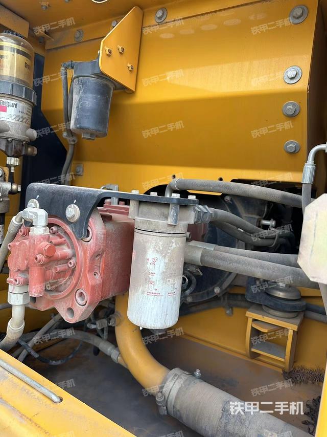 散熱器正面(大件艙室) 散熱器正面(大件艙室)