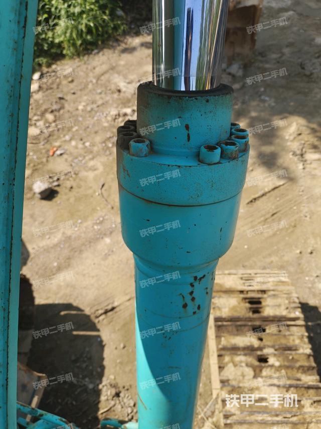 大臂油缸整體?豎拍（工作和回轉(zhuǎn)裝置）