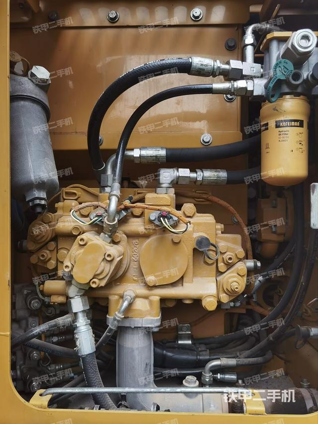 液压泵斜45 左（大件舱室）