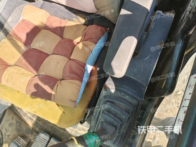 座椅左側(cè)控制臺/音響/含左手柄（駕駛室部分）