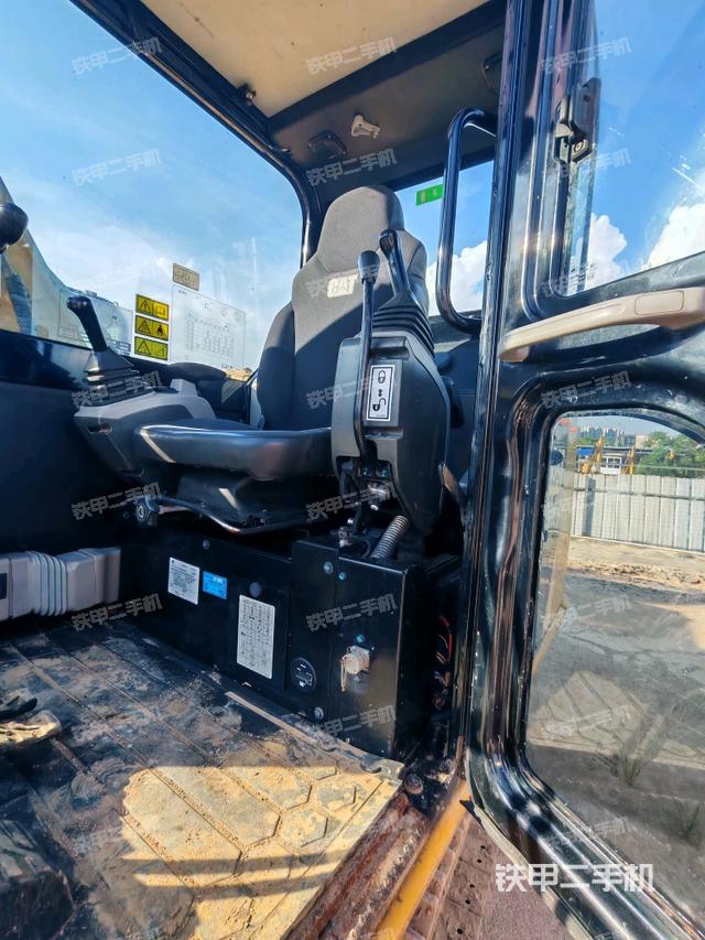 驾驶室整体（整机外观）