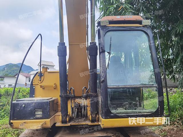 大臂整体 右侧（工作和回转装置）