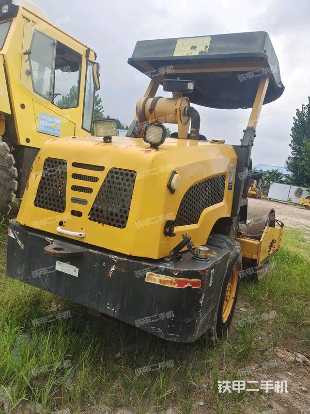 右后45°（压路机整机外观）