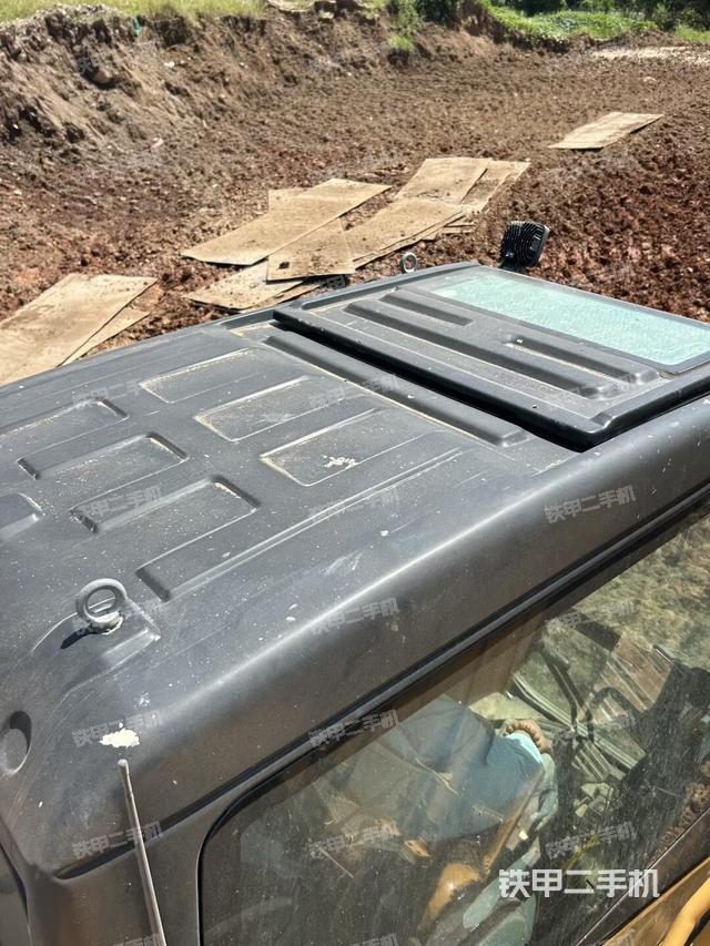 駕駛室頂部俯視（上車部件）