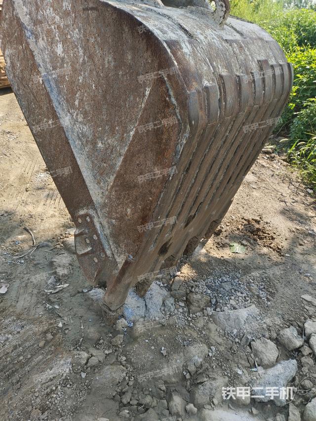 鏟斗右后整體（工作和回轉(zhuǎn)裝置）