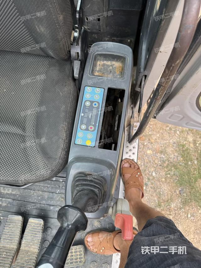 駕駛室左前45度（駕駛室部分）