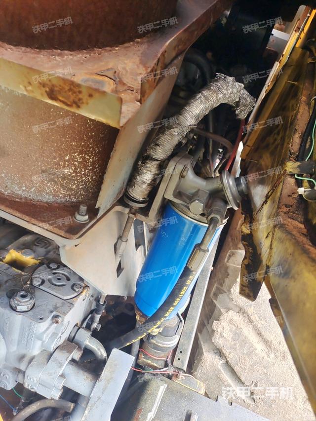 散热器全景（压路机发动机舱）