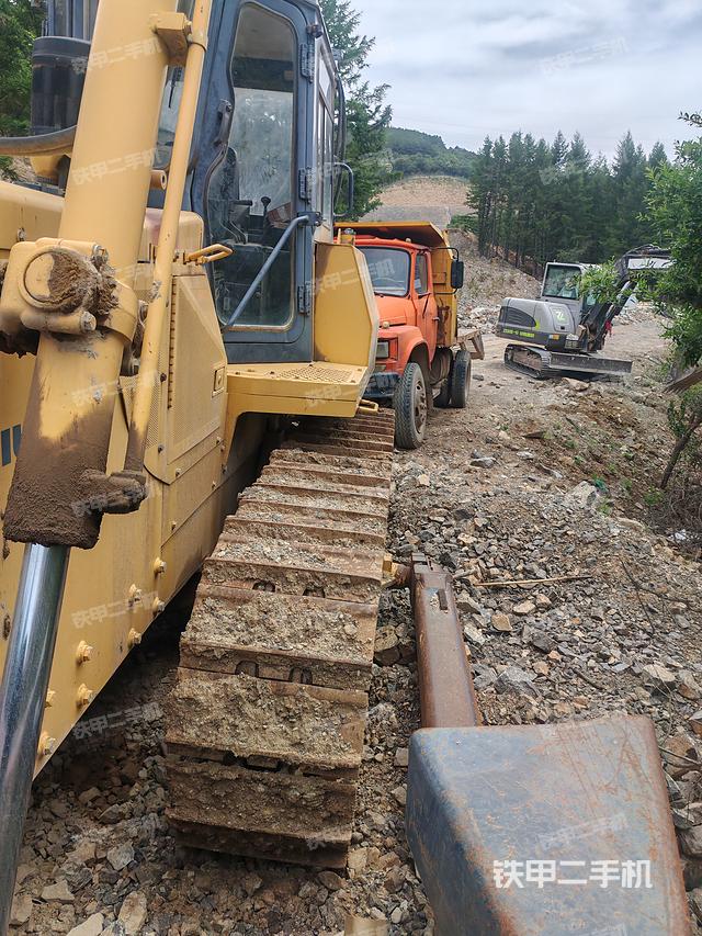 整機(jī)左側(cè)(設(shè)備外觀及核心部件) 整機(jī)左側(cè)(設(shè)備外觀及核心部件)