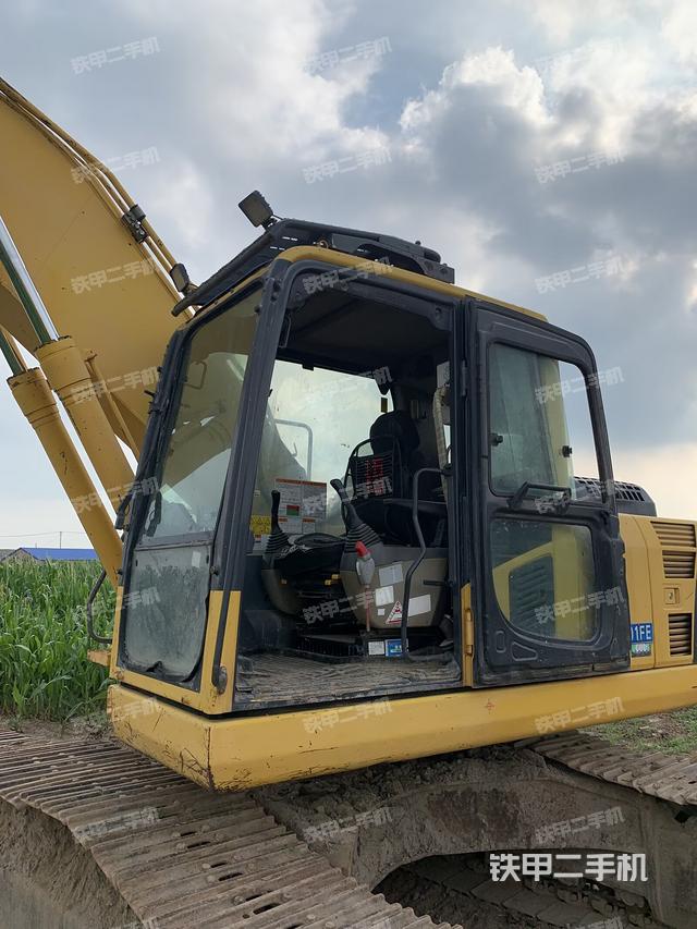 駕駛室整體(整機外觀) 駕駛室整體(整機外觀)