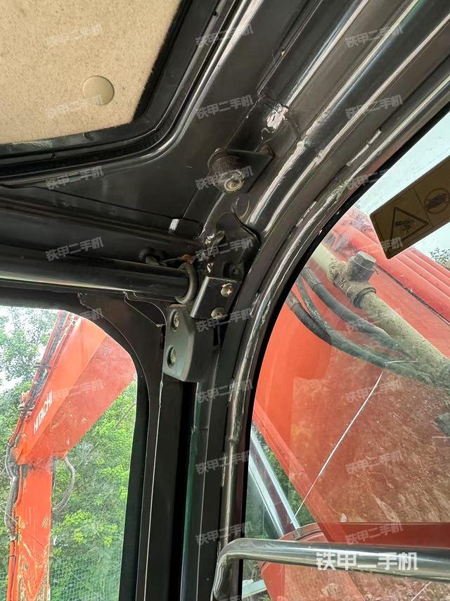 后窗玻璃角標(biāo)（駕駛室部分）