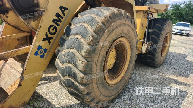 右前輪（行走機構(gòu)）