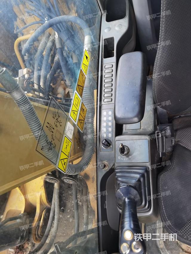 座椅后部（驾驶室部分）