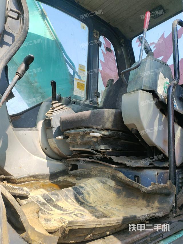 驾驶室正侧（驾驶室部分）