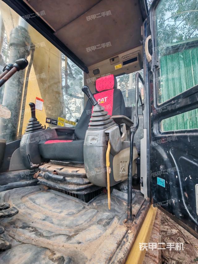 駕駛室整體（整機(jī)外觀）