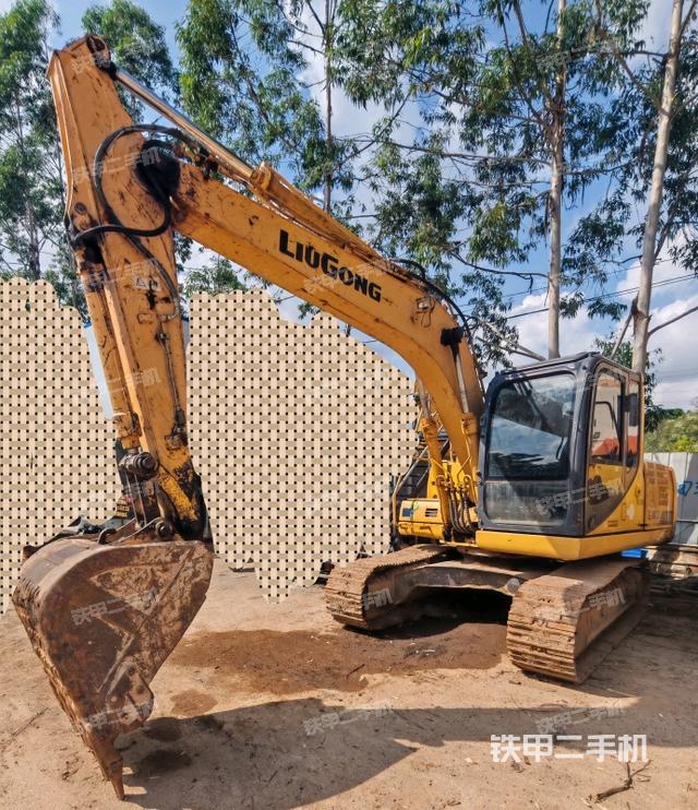 柳工CLG915D挖掘机