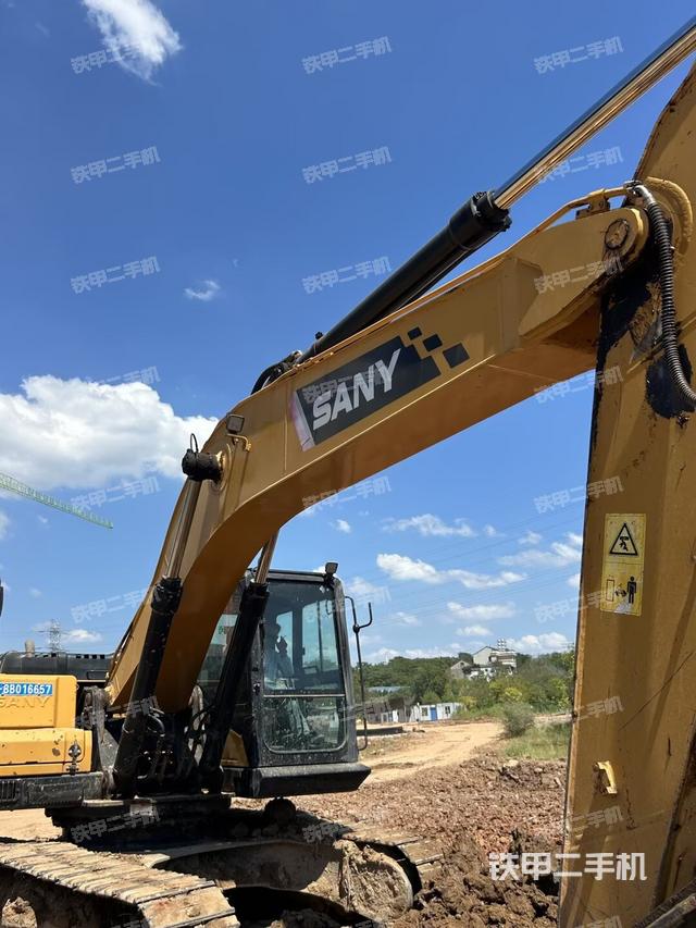 大臂整體?右側(cè)（工作和回轉(zhuǎn)裝置）