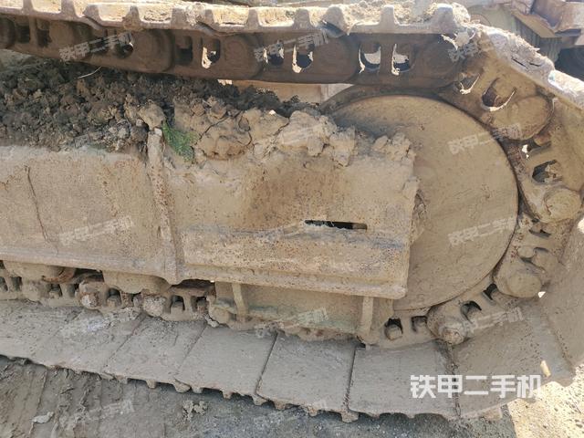 左驅(qū)動輪（行走機(jī)構(gòu)）