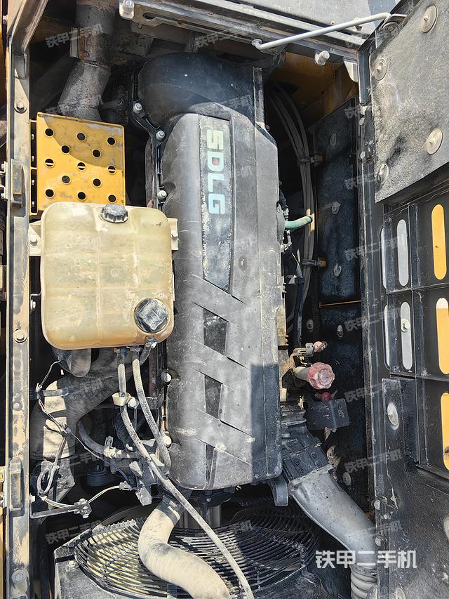 發(fā)動機整體俯視(整機外觀) 發(fā)動機整體俯視(整機外觀)