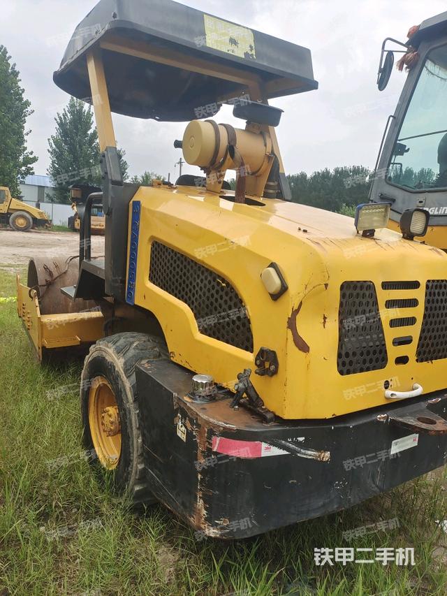 左后45°（压路机整机外观）