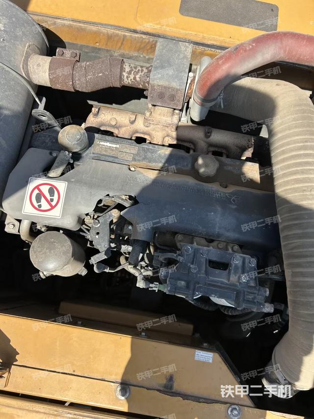 氣門室蓋螺絲特寫（上車部件）