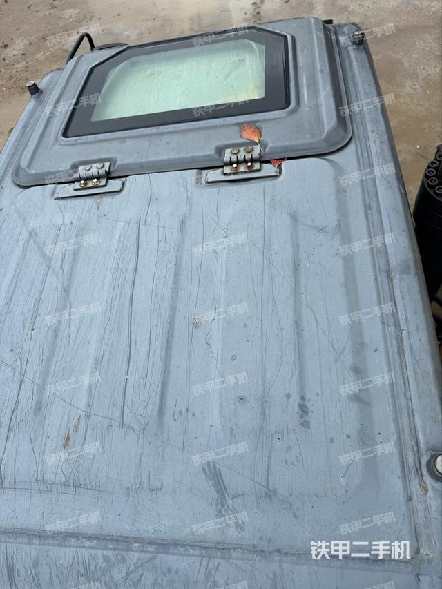 駕駛室頂部（整機(jī)外觀）