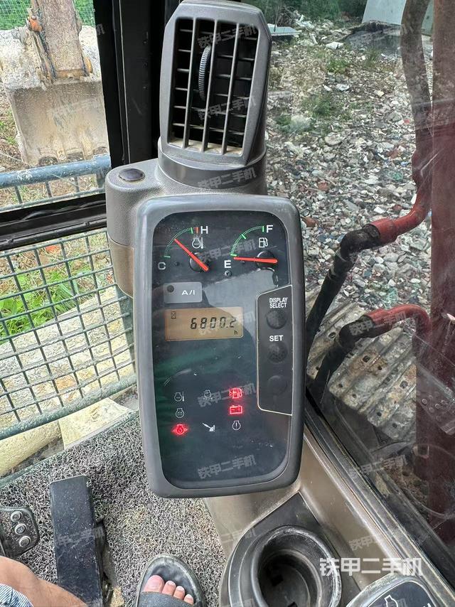 座椅右側(cè)控制臺(tái)/鑰匙門(mén)/油門(mén)/含右手柄（駕駛室部分）