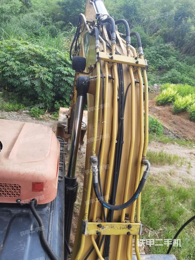 大臂根部 斜视（工作和回转装置）