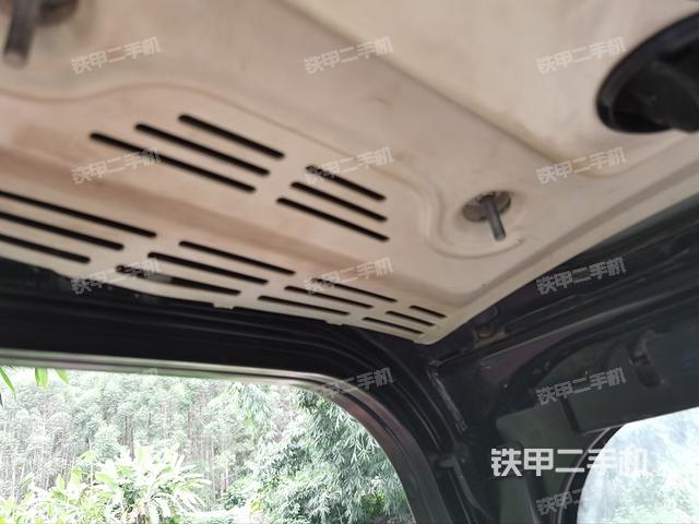 右侧玻璃角标（驾驶室部分）